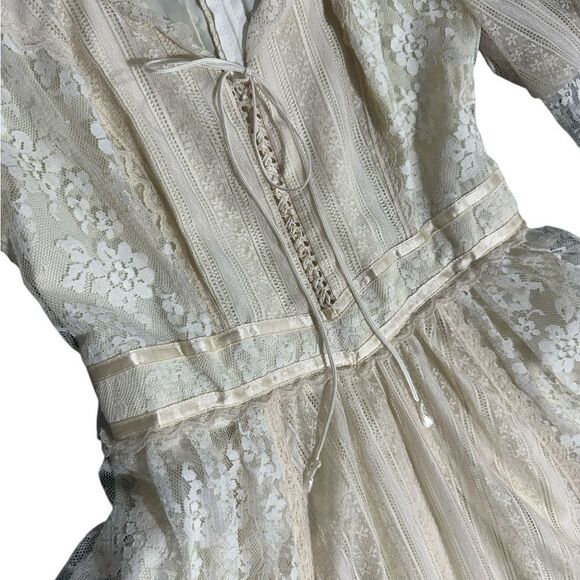 Vintage Gunne Sax Romantic Renaissance Style Lace Wedding Dress Size 5 - Picture 6 of 15